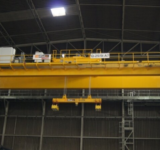 Suwnica trawersowa wraz z magnesami i wózkiem obrotowym Q-25/5T, L=27,6 m GNP A7