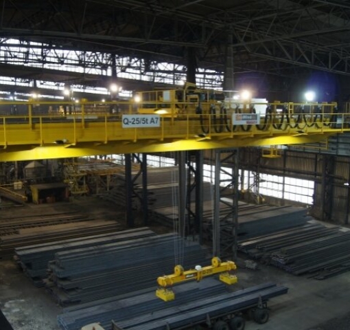 Suwnica trawersowa wraz z magnesami i wózkiem obrotowym Q-25/5T, L=27,6 m GNP A7