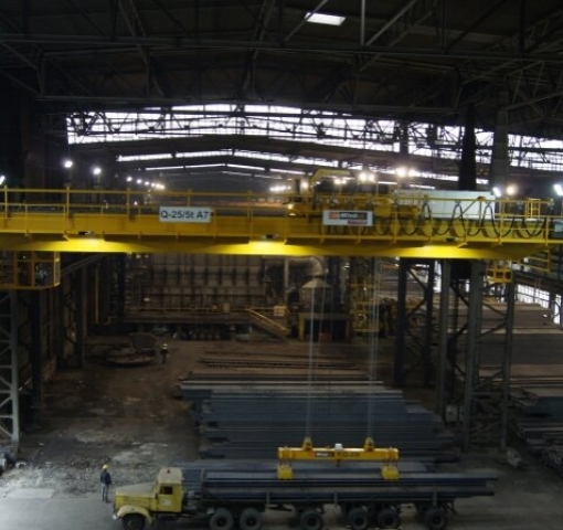 Suwnica trawersowa wraz z magnesami i wózkiem obrotowym Q-25/5T, L=27,6 m GNP A7
